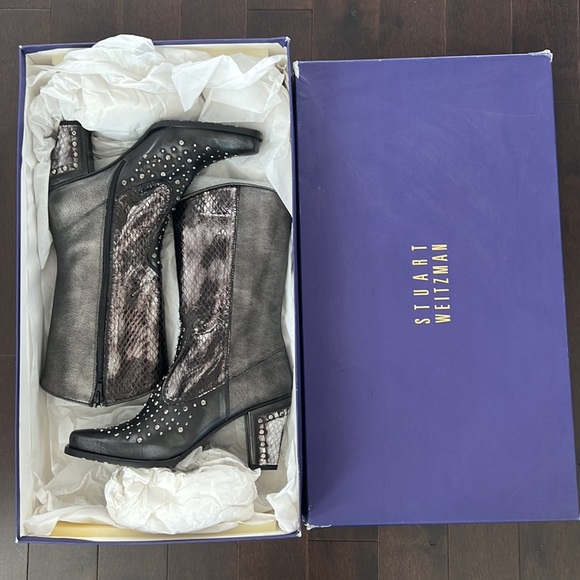 NIB Stuart Weitzman “Hillbilly” pewter metallic croc Leather studded Cowboy Boot - Picture 6 of 16